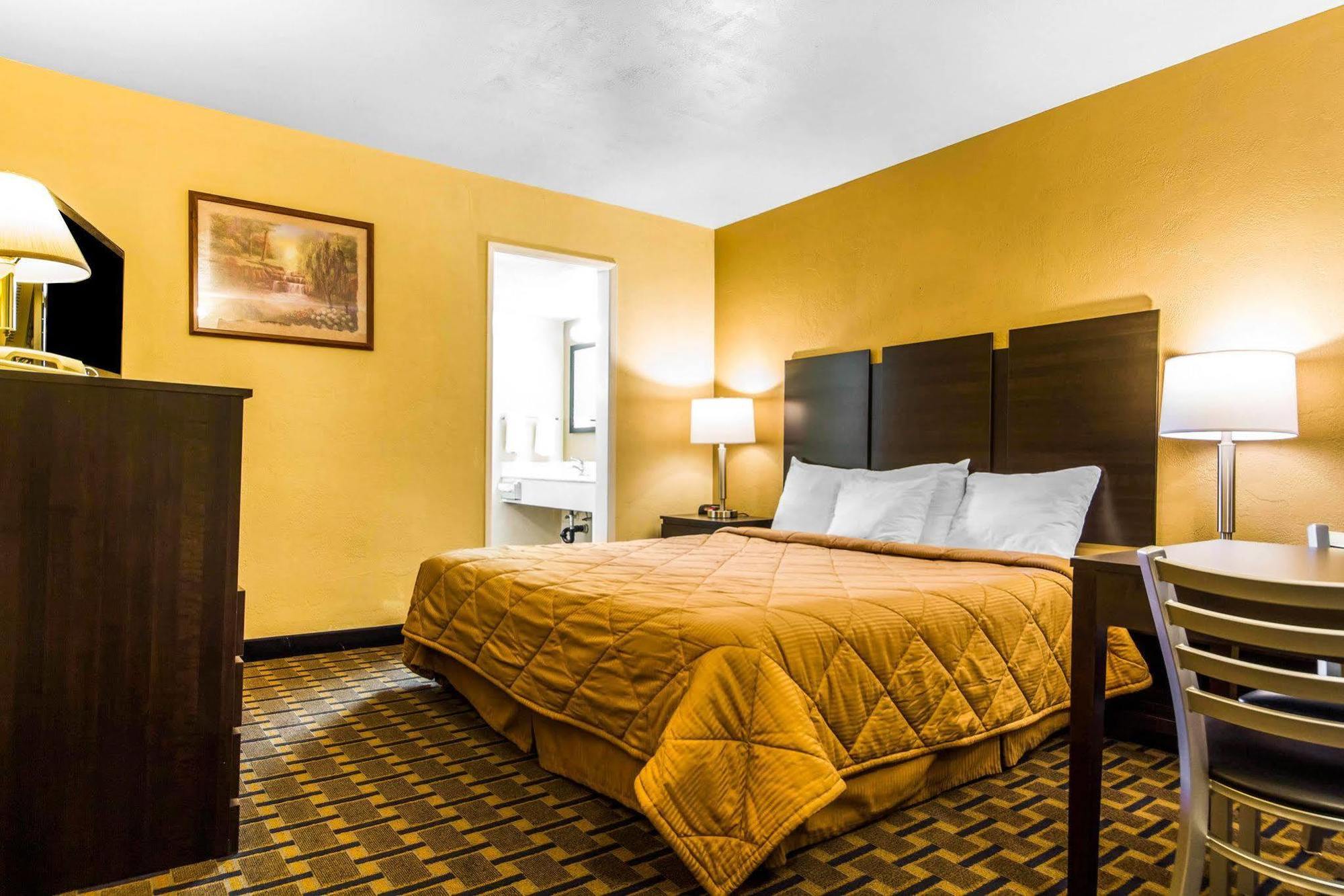 Econo Convention Center Lodge *